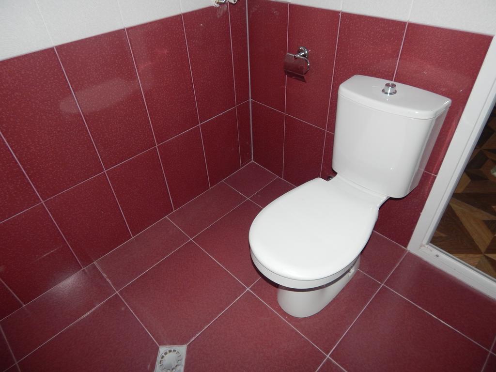 Valodia Guest House In Mestia Ngoại thất bức ảnh