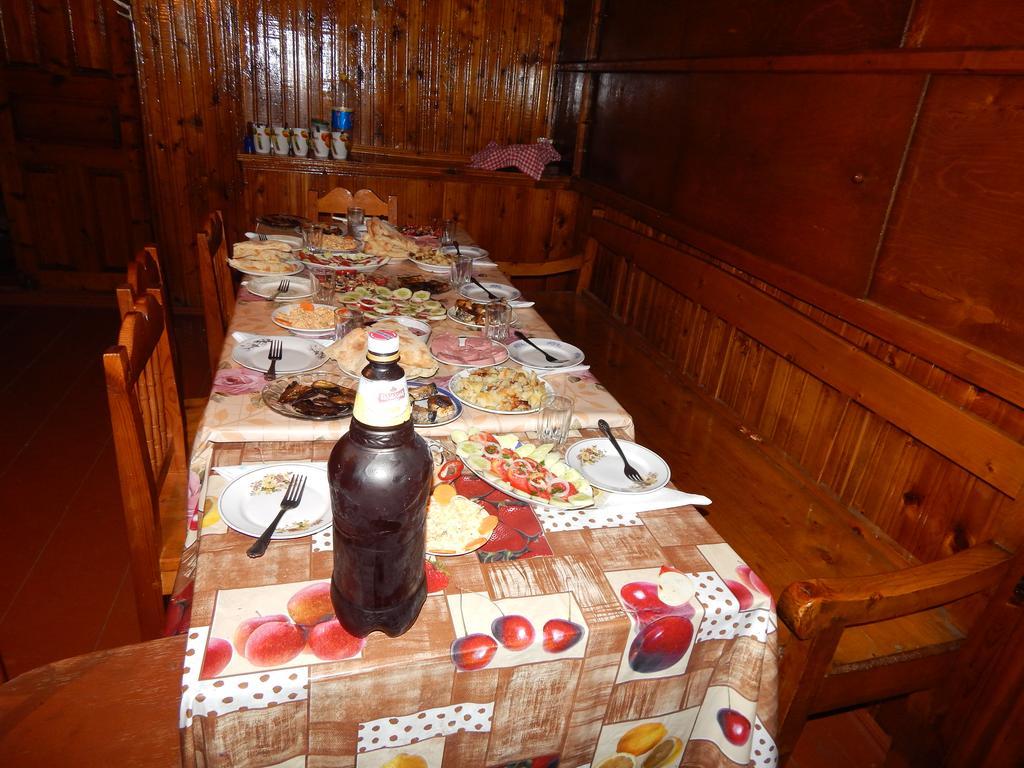 Valodia Guest House In Mestia Ngoại thất bức ảnh