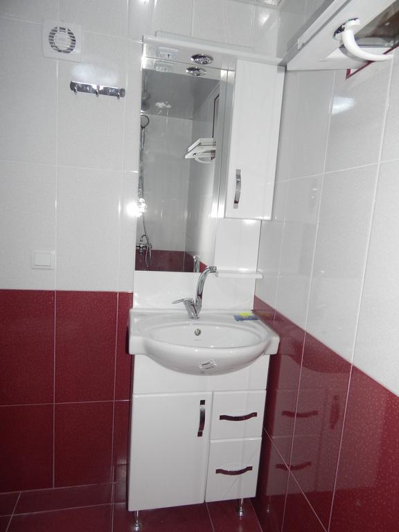 Valodia Guest House In Mestia Ngoại thất bức ảnh