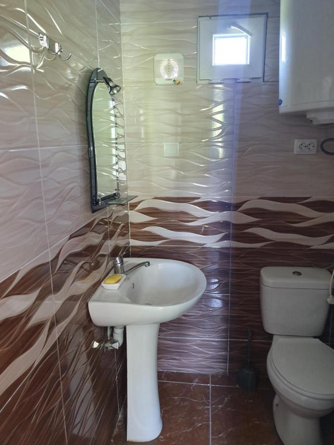 Valodia Guest House In Mestia Ngoại thất bức ảnh
